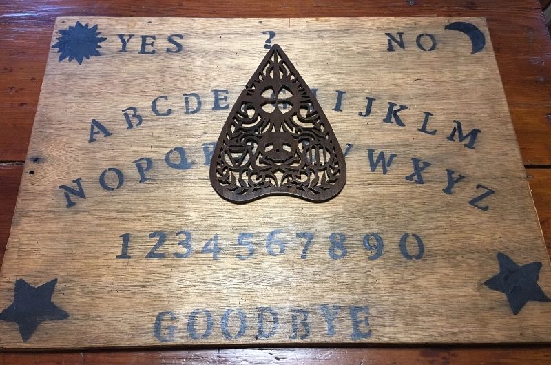 Ouija-Brett - Kommunikation mit dem Jenseits