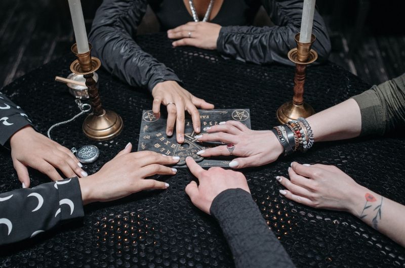 Schritt-für-Schritt-Anleitung zur Verwendung des Ouija-Bretts
